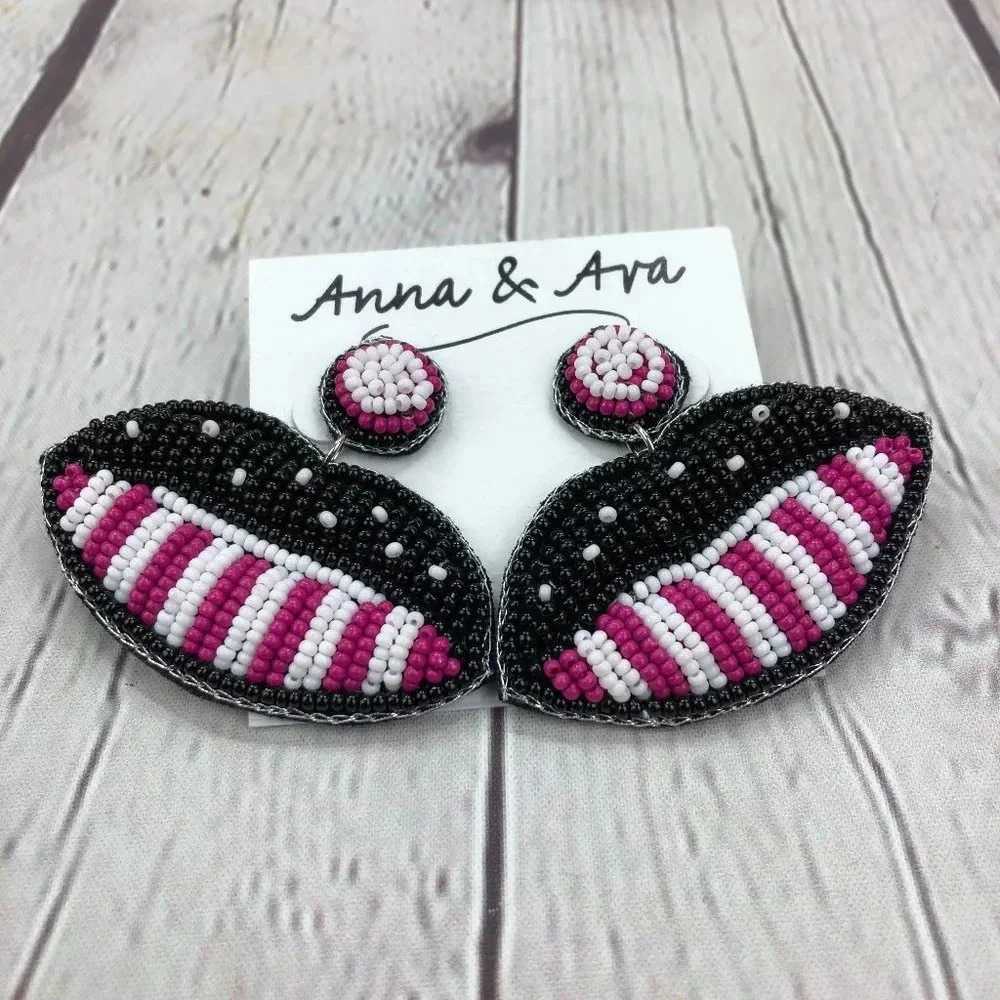Boutique NWT beaded patriotic earrings anna & Ava rock & roll July 4th